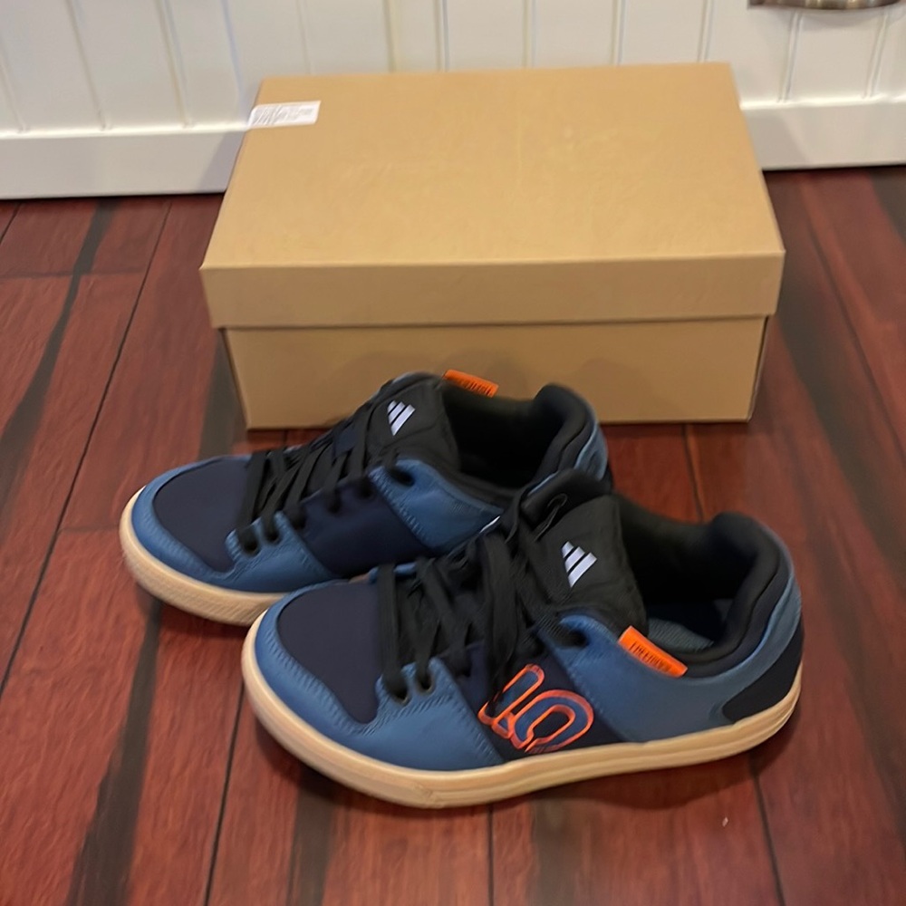 Adidas 510 mountain biking shoes